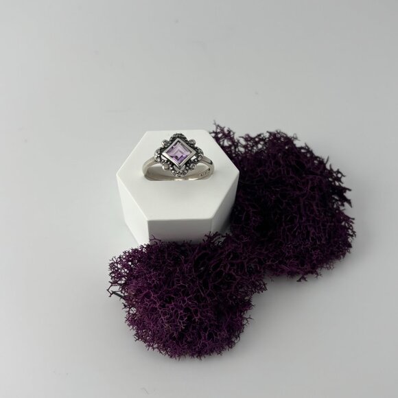 Vintage Avon 925 Silver Genuine Amethyst Ring - Picture 2 of 11